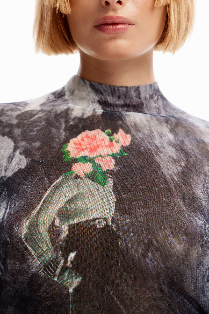 Fine out-of-focus pullover