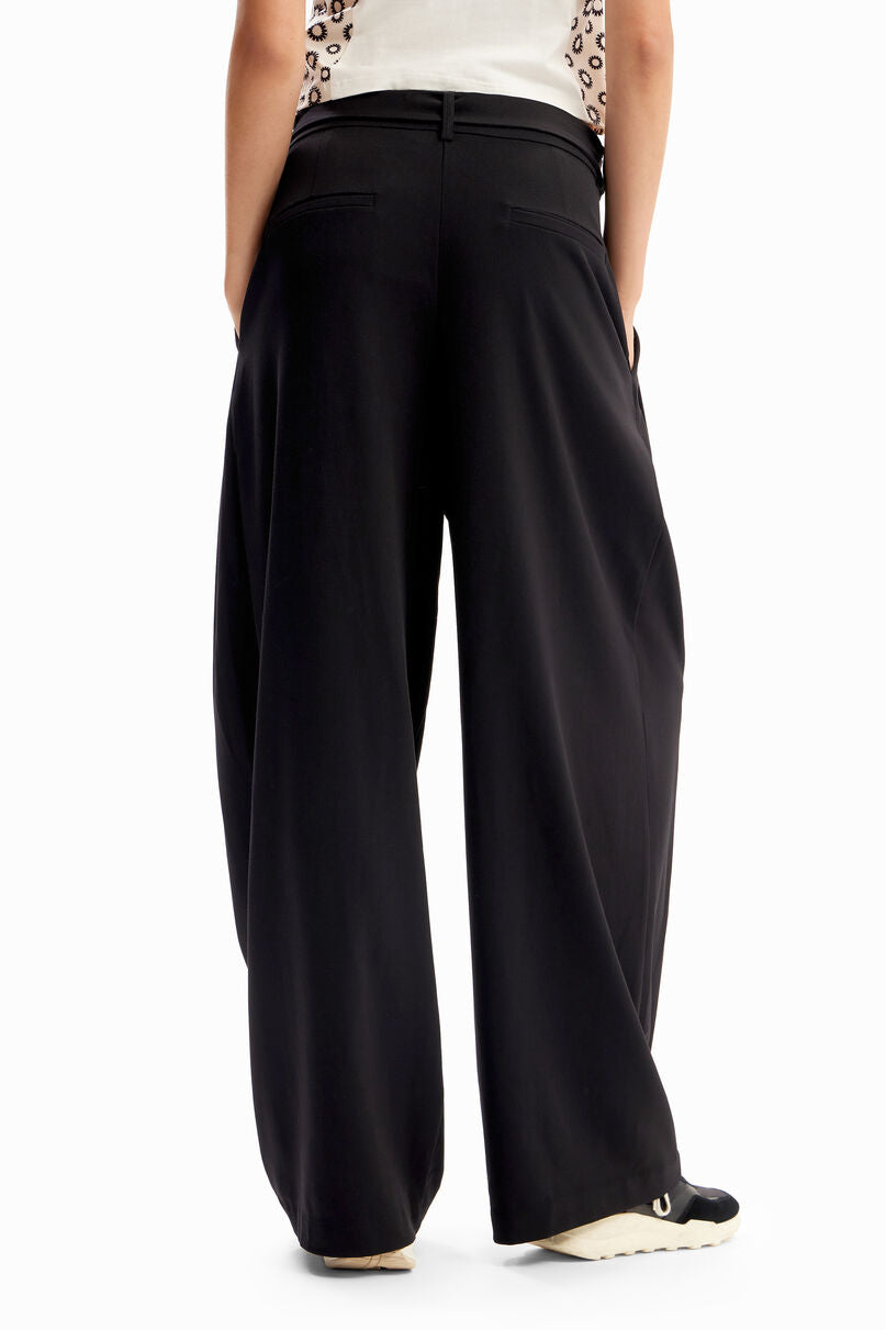 Wide tailored trousers