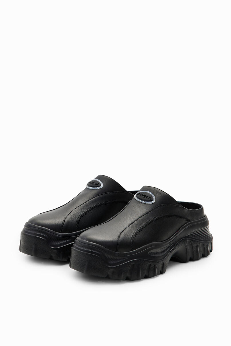 Chunky leather clogs