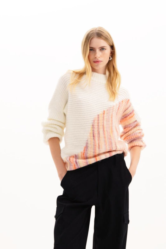 Asymmetric design pullover